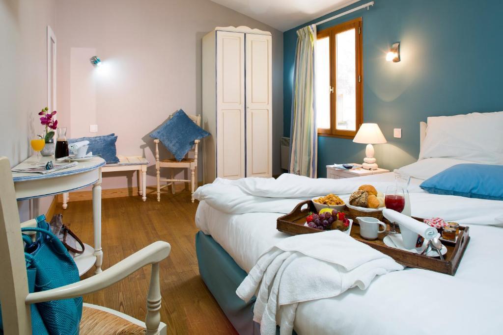 Logis Hotel Les Flots Bleus Beaulieu-sur-Dordogne Zimmer foto